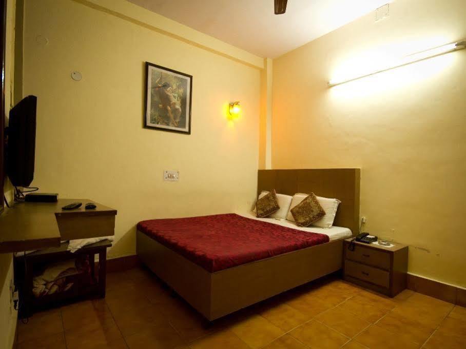 Hotel Woodland Deluxe Neu-Delhi Exterior foto